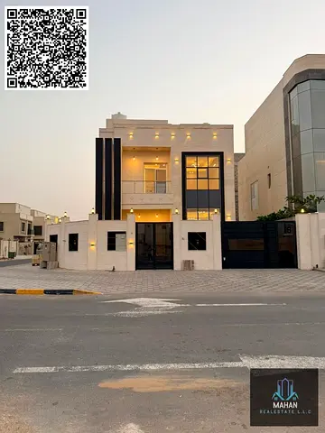 فيلا فاخرة تقع على زاوية شارعين، تتميز بتصميم عصري وتشطيبات راقية وحديقة، كل ذلك بسعر مميز. فرصة استثنائية للتملّك.