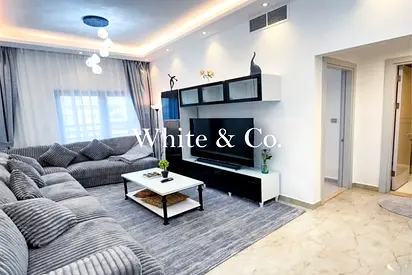 CIRCLE MALL || LOW FLOOR || VACANT NOW