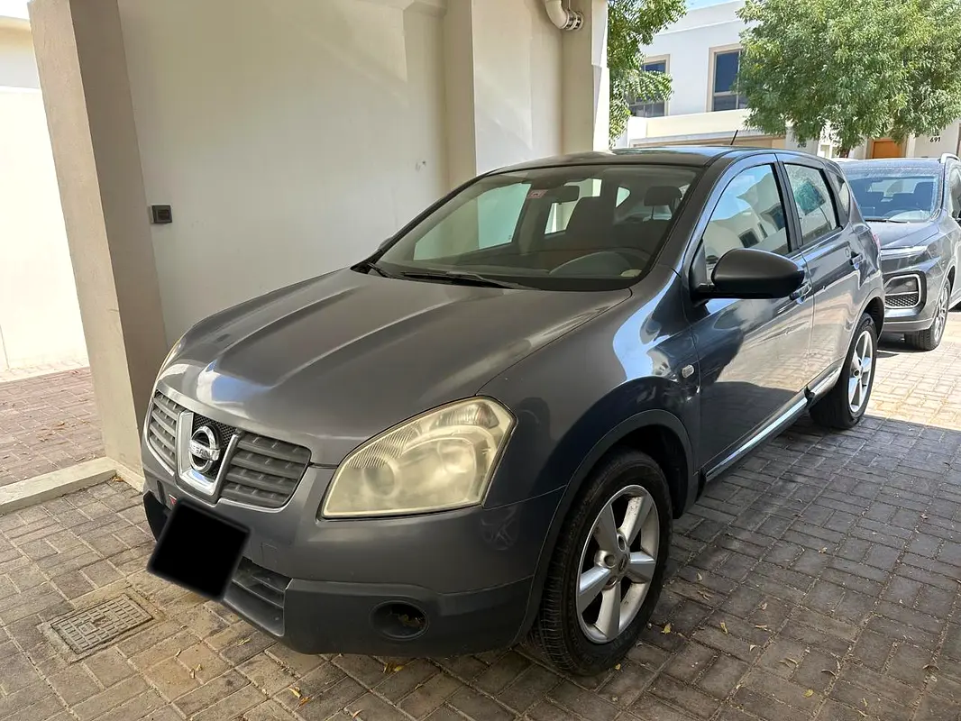 Nissan Qashqai 2008 — photo 1 of 6