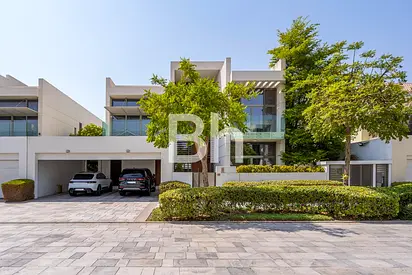 5BR Contemporary | Upgraded | available 18th apr