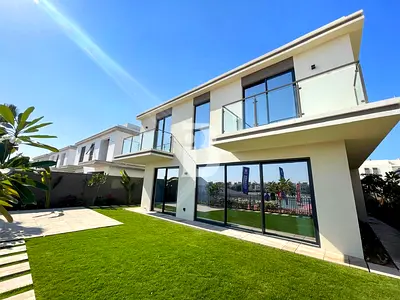 4BR TH | Direct to the beach | Near Wynn Casino