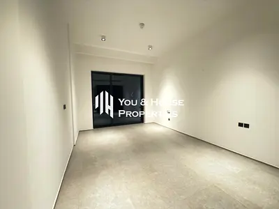 Spacious 2BR I Bright Unit | Modern Layout I With Fitted Kitchen