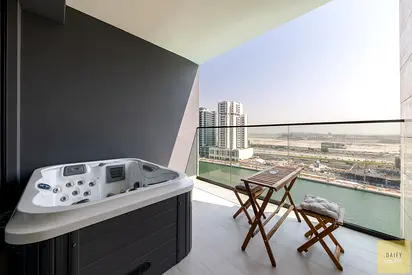 Brand new Large Studio | Private Jacuzzi - Full Stunning water canal View - infinity Pool