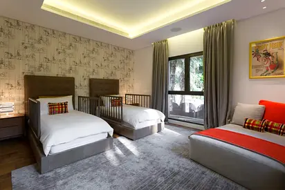 فيلا من 4 غرف نوم مع تجديدات رائعة | موقع متميز