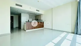 Panoramic View | Massive Studio | Full Glass Window