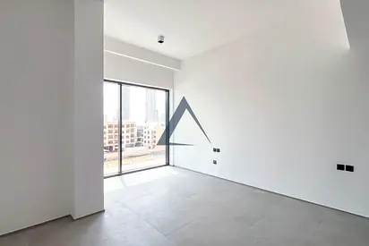 Stunning 2 B/R | Spacious | Ready to Move