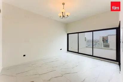 End unit I big space I brand new