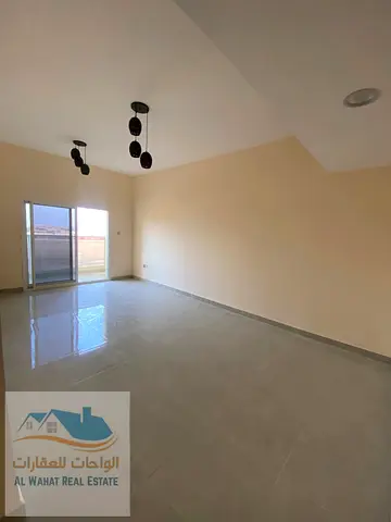 🏠 للإيجار السنوي – الجرف 3 | بناية جيمكس شقة غرفة وصالة للإيجار السنوي في موقع مميز بمنطقة الجرف 3، داخل بناية جيمكس،  وسهلة المخرج إلى دبي والشارقة.