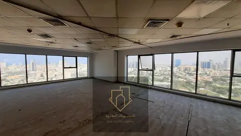 🏢 مكاتب للإيجار السنوي في عجمان - شارع الشيخ خليفة مباشرة