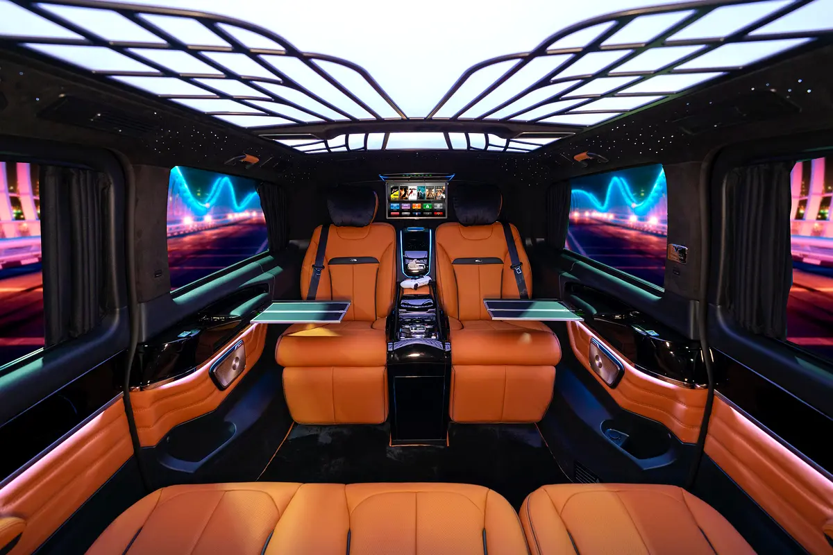 Mercedes-Benz V-Class 2026 — photo 1 of 19