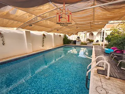 5Bed room 4 Master room + 2 small room swimming pool 2 Balcony Maids room 2 Hall 1 Majlis 8000 sqft 20k year old