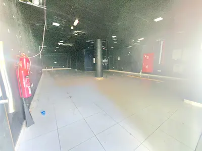 Like new building big size shop 137 sqrm with in side separate office witj 2 bath best office for bissniss