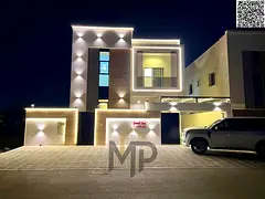 Villa directly from the owner, custom finishing, on a main street, close to all services, freehold o