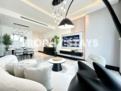 Canal View | Private Jacuzzi | All Bills Incl