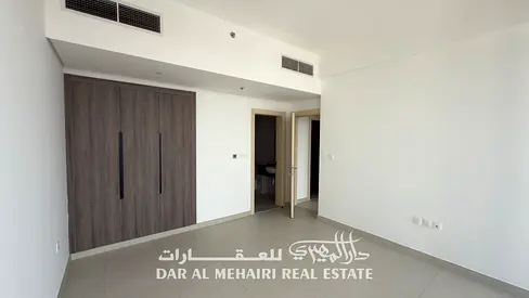 Modern 1BHK | Ayesha Tower | Walk to Metro | Gym & Pool