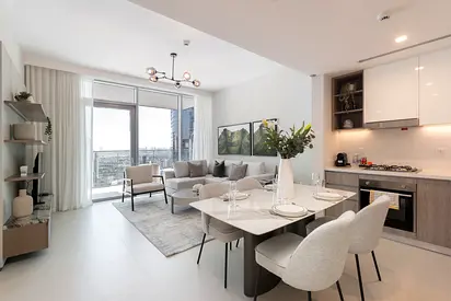 Elegant 1BR LIV Marina Dubai World-Class Amenities