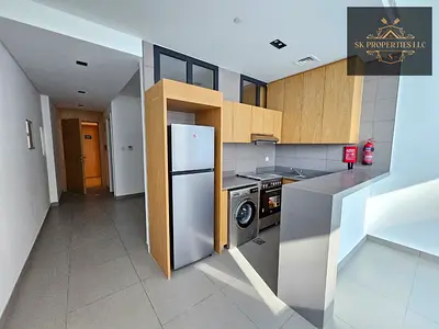 ✨ استوديو واسع غير مفروش في منطقة الممشى، الشارقة