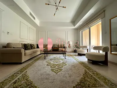 ضخمة مع بدروم ومصعد | مطور | موقع رائع