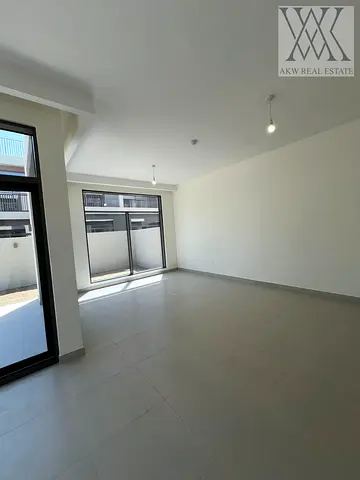 SPACIOUS SIZE | BRIGHT UNIT | WELL MAINTAIN