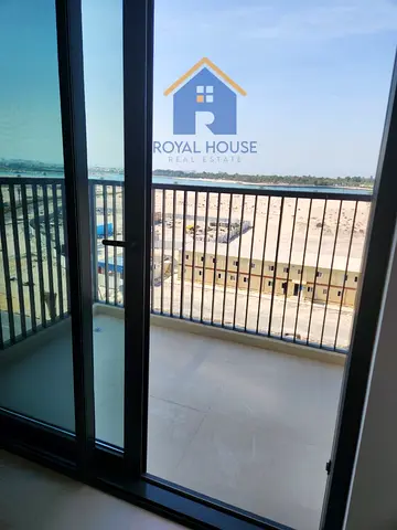 للبيع غرفة و صالة في جزيرة مريم - For sale, a room and a hall in Maryam Island
