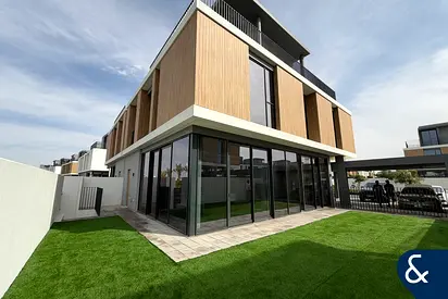 Brand New | 4 bed + Maids | Single-row