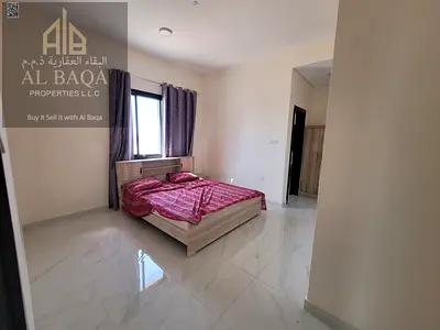 شقة جديدة كليًا بغرفة نوم واحدة وحمامين وشرفة واسعة متاحة للإيجار بإطلالة كاملة على المدينة وسهولة الوصول إلى الطريق الرئيسي