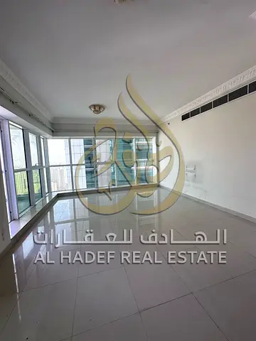 للايجــــار بالشارقة  منطقة القاسمية — شقة غرفتين وصالة مع غرفة خادمة  باركن للسيارة مجاني وممشى للأطفال