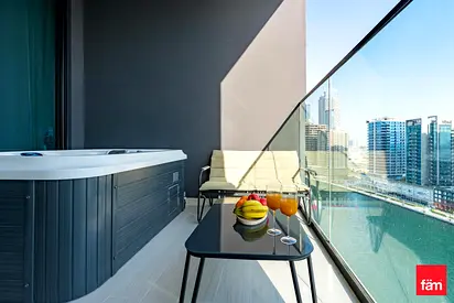 Brand New witth Canal View and Jacuzzi | 12 chqs