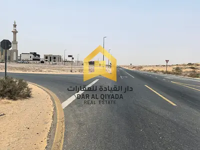للبيع ارض مقابل في المطرق مقابل حديقه