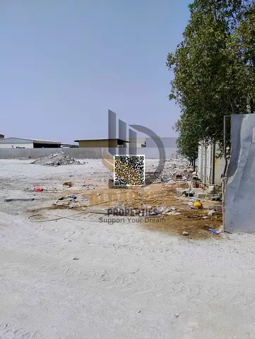 🏗️ ساحة مميزة للإيجار في أم القيوين 🏗️