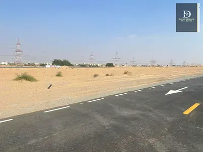 لللبيع فى الشارقة   منطقة مزيرعة   قطعة ارض تجارى سكنى مساحة ٧١٤٤ قدم  موقع مميز جدا