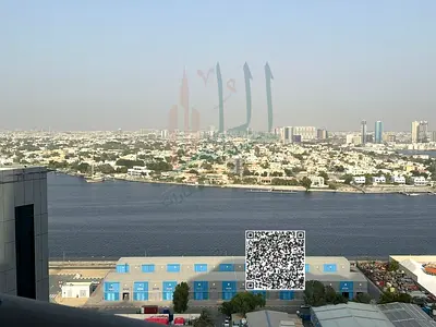 شقة فاخرة بإطلالة مباشرة على الخور في عجمان من أجمل نماذج مشروع الأورينت   مساحة واسعة وتصميم راقٍ