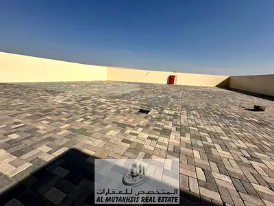 للايجار ارض 12,000 قدم مع كهرباء وانترلوك في الصجعه موقع مميز