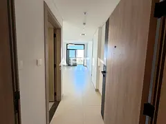 Elegant 1 Bedroom Apartment + Laundry Room | Unfurnished | Contemporary Living
