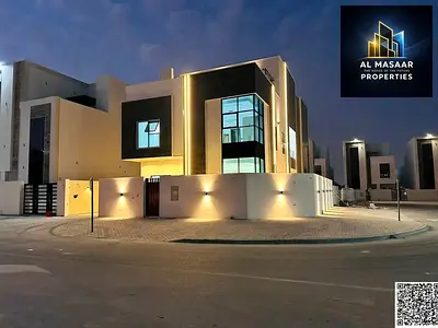 Corner villa on two streets, excellent and negotiable price, with a large yard. Freehold ownership for life for all nationalities with the possibility