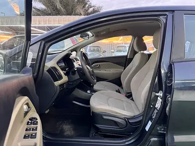 2016 KIA RIO 照片 8