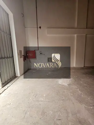 فرصة مميزة لاستئجار مستودع جاهز في موقع حيوي داخل الجرف الصناعية 1 بعجمان، مثالي لتوسيع نشاطك التجاري أو الصناعي.