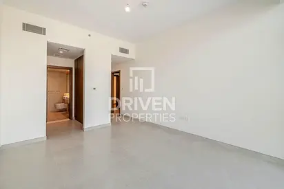 Brand New and Vacant Apt with Canal View