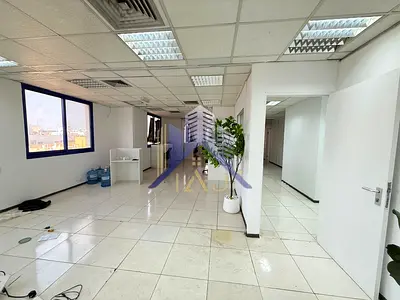 Separate Office in Hor Al Anz East – DEWA & Chiller Free