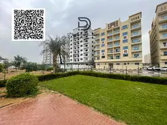 Room and living room / free parking / good location / children's play areas