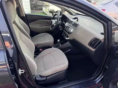 2016 KIA RIO 照片 11