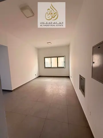 الايجار سنوي في عجمان منطقة الروضه 1 خلف شرطة الحميدية ومقابل كنز هايبرماركت البنايه عائلات البنايه غرفتين وصاله سنوي 2 حمام غرفه ماستر تكيف مركزي