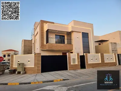 فيلا فاخرة تقع على زاوية شارعين، تتميز بتصميم عصري وتشطيبات راقية وحديقة، كل ذلك بسعر مميز. فرصة استثنائية للتملّك.