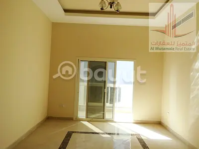 للبيع بنايه سكنى تجارى على زوايه شارعين  فى الجرف الصناعيه 3 عمره البنايه6 سنوات على بعد دقايق من الشارع الرئيسى