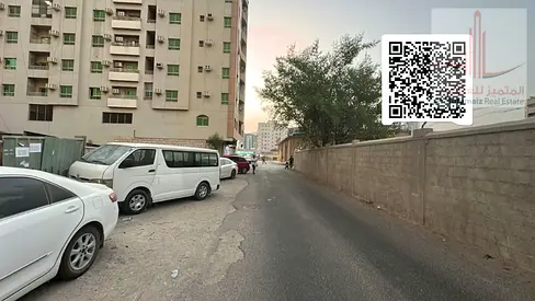 فرصة استثمارية نادرة في قلب عجمان – أرض سكني تجاري للبيع في الصناعية 2 على الشارع