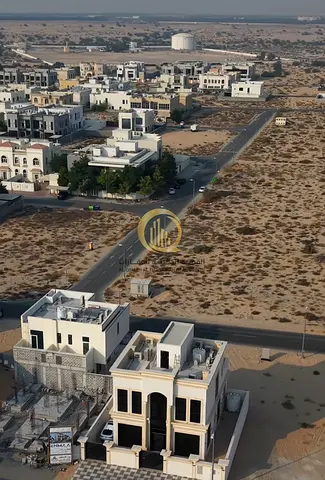 للبيع أرض سكنية في الشارقة منطقة الحوشي  مساحه الارض 10,000 قدم.