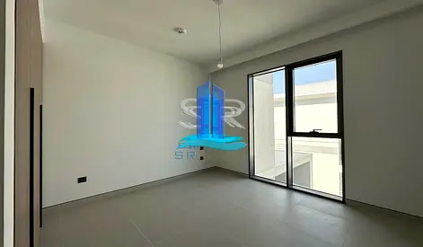 Ready To Move l 5 BR Villa + GS l Spacious Layout