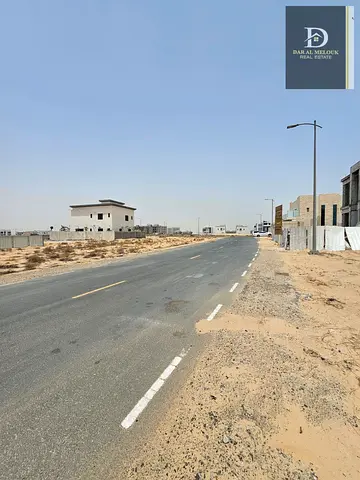 للبيع في الشارقة   منطقة تلال   أرض سكنية   موقع مميز   قريبة من جميع الخدمات   تملك حر لجميع الجنسيات العربية   99سنه للأجانب  تصريح فيلا أرضى وأول .