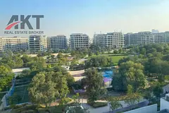 FULLY FURNISHED 2 BED/CORNER UNIT/PARK VIEW