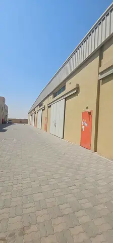 منزل مستودع جديد تمامًا